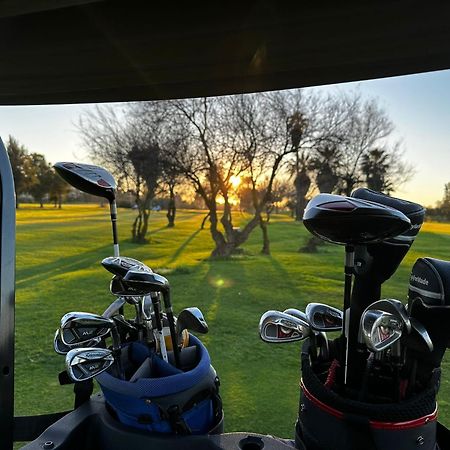 Estudio Colon Ayamonte Luaran gambar