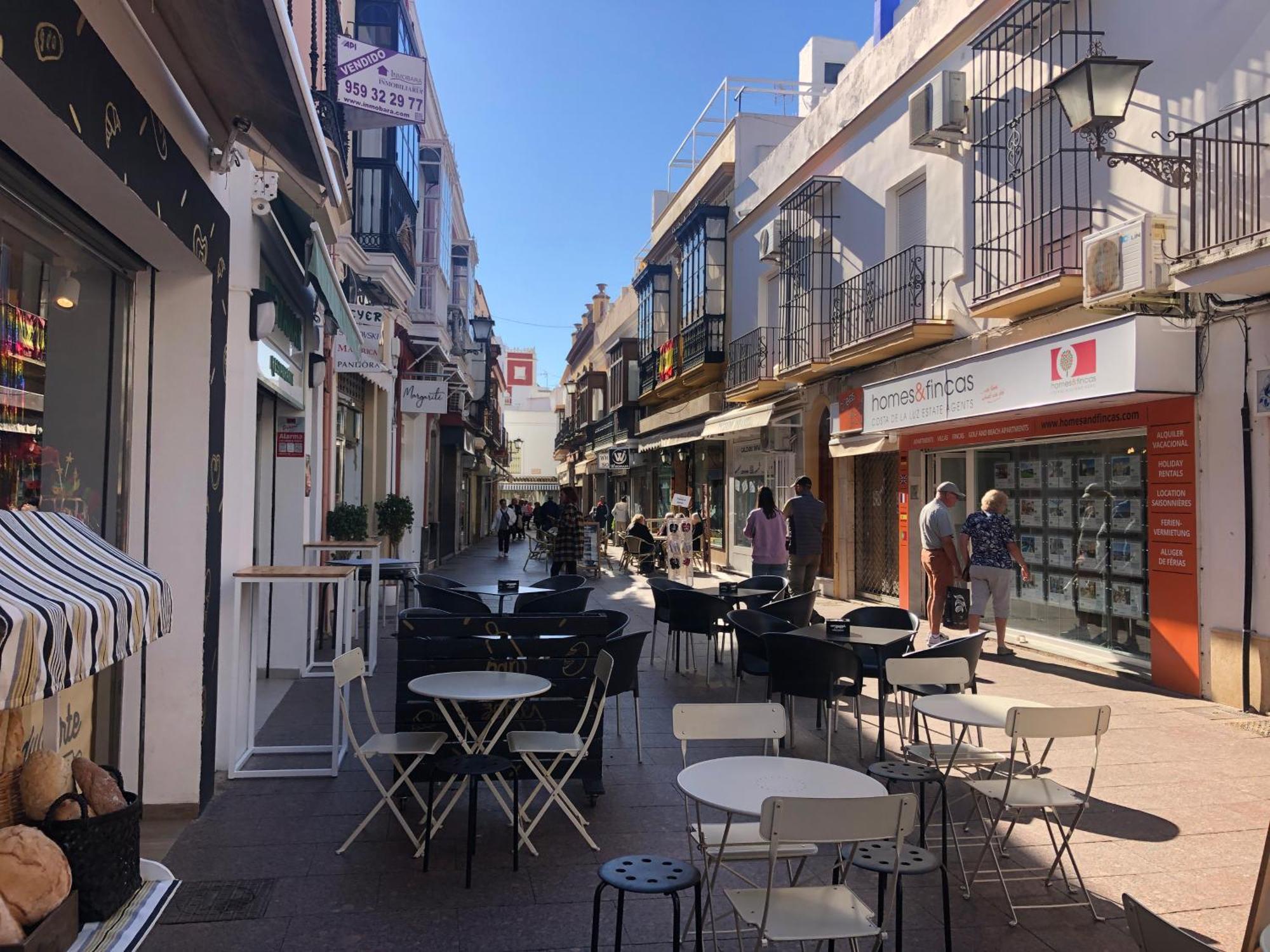 Estudio Colon Ayamonte Luaran gambar