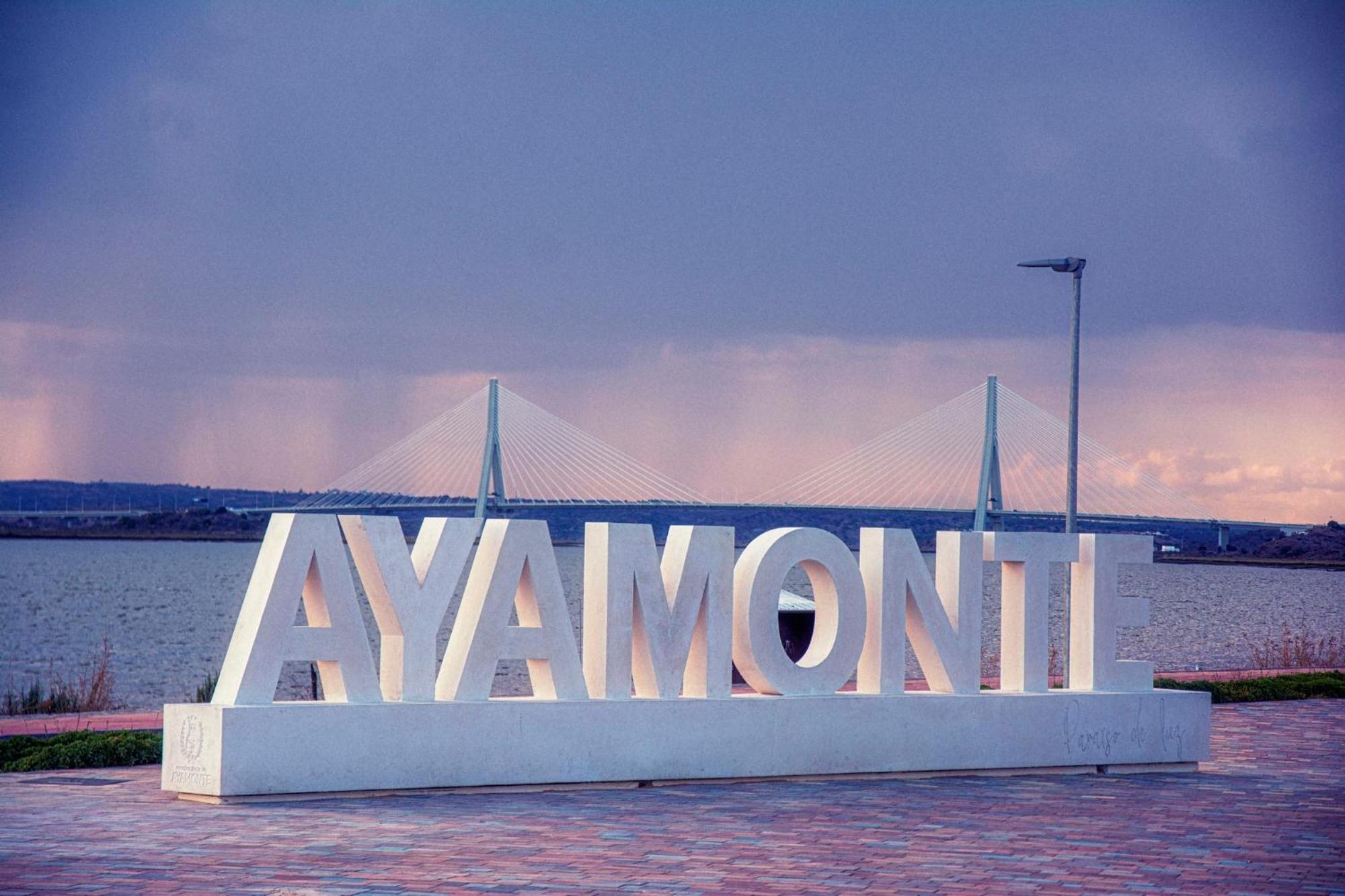 Estudio Colon Ayamonte Luaran gambar