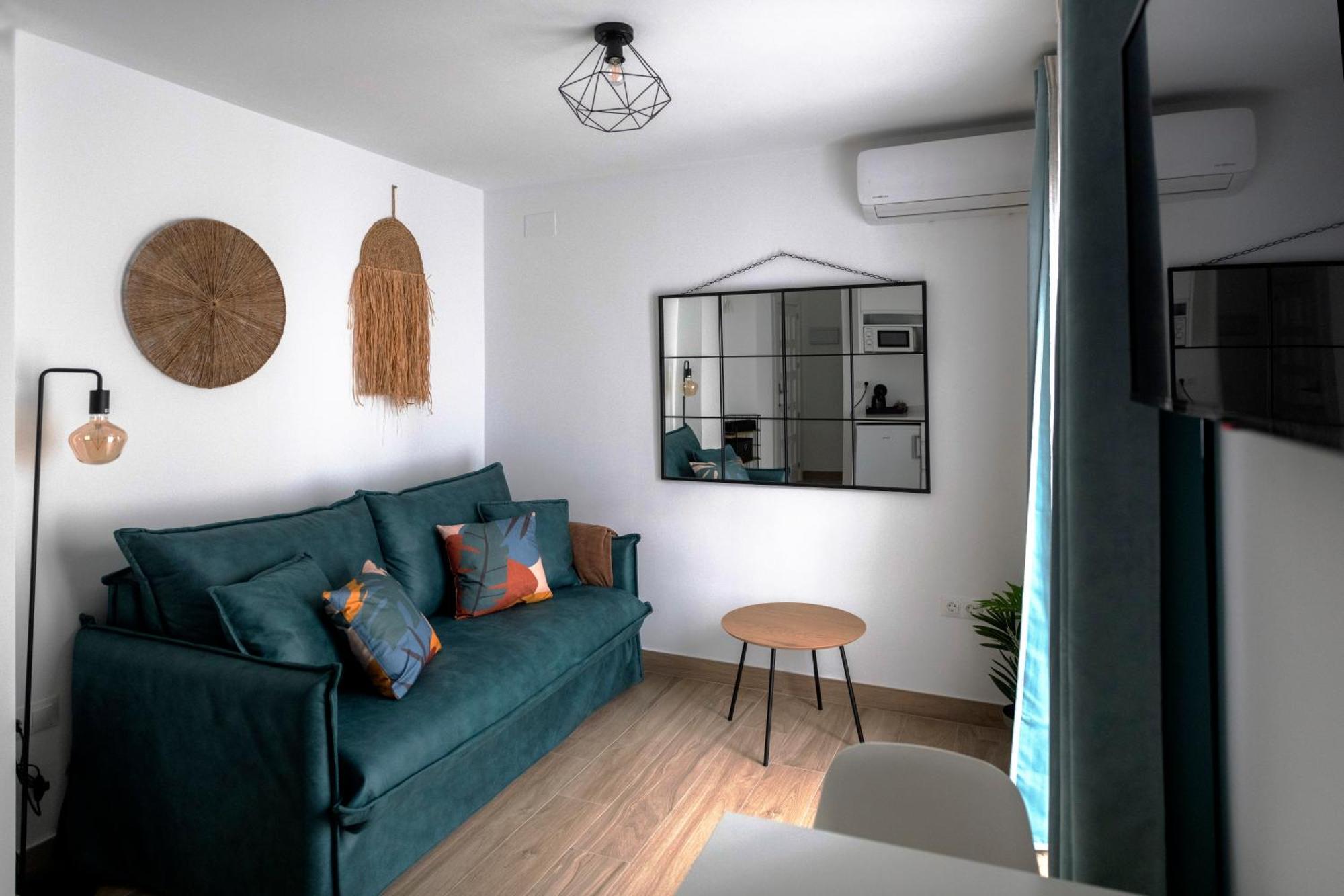 Estudio Colon Ayamonte Luaran gambar
