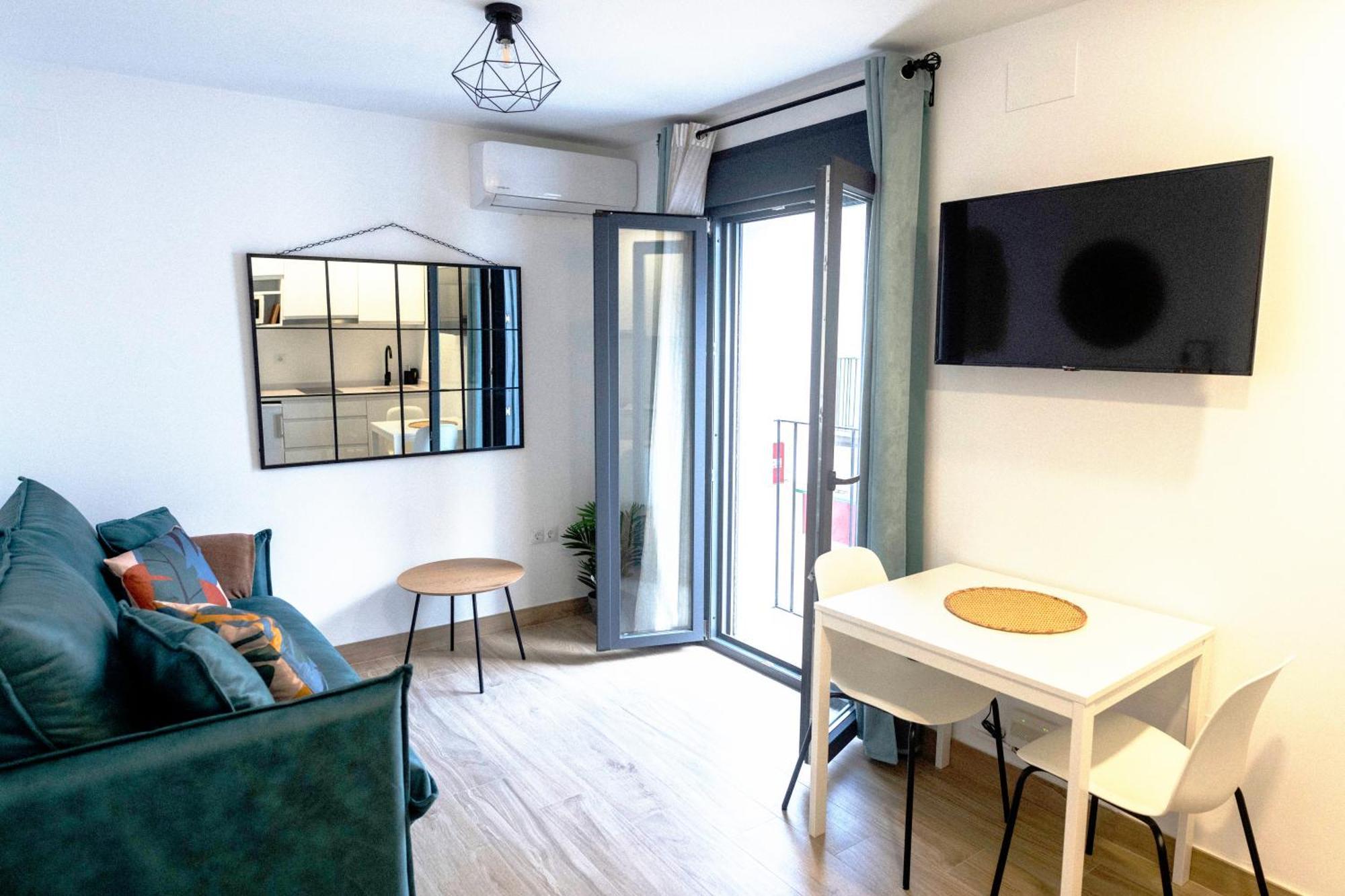 Estudio Colon Ayamonte Luaran gambar
